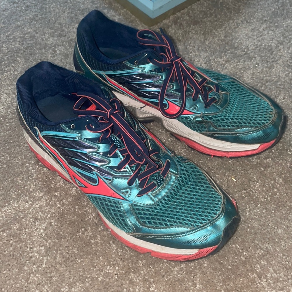 Mizuno Wave Paradox 3 Tennis Shoes